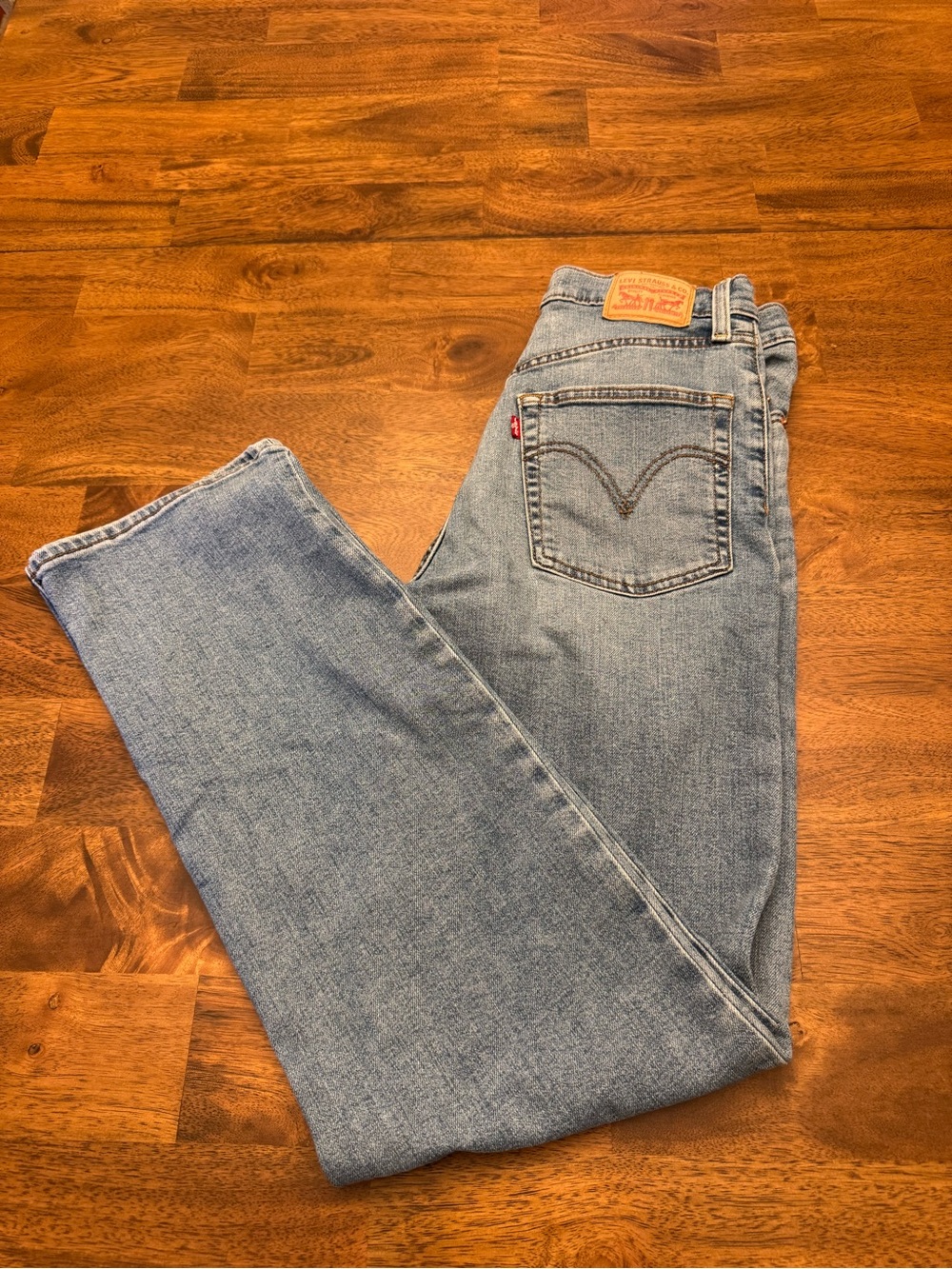 Levi's Women's Light Blue Straight Leg Jeans